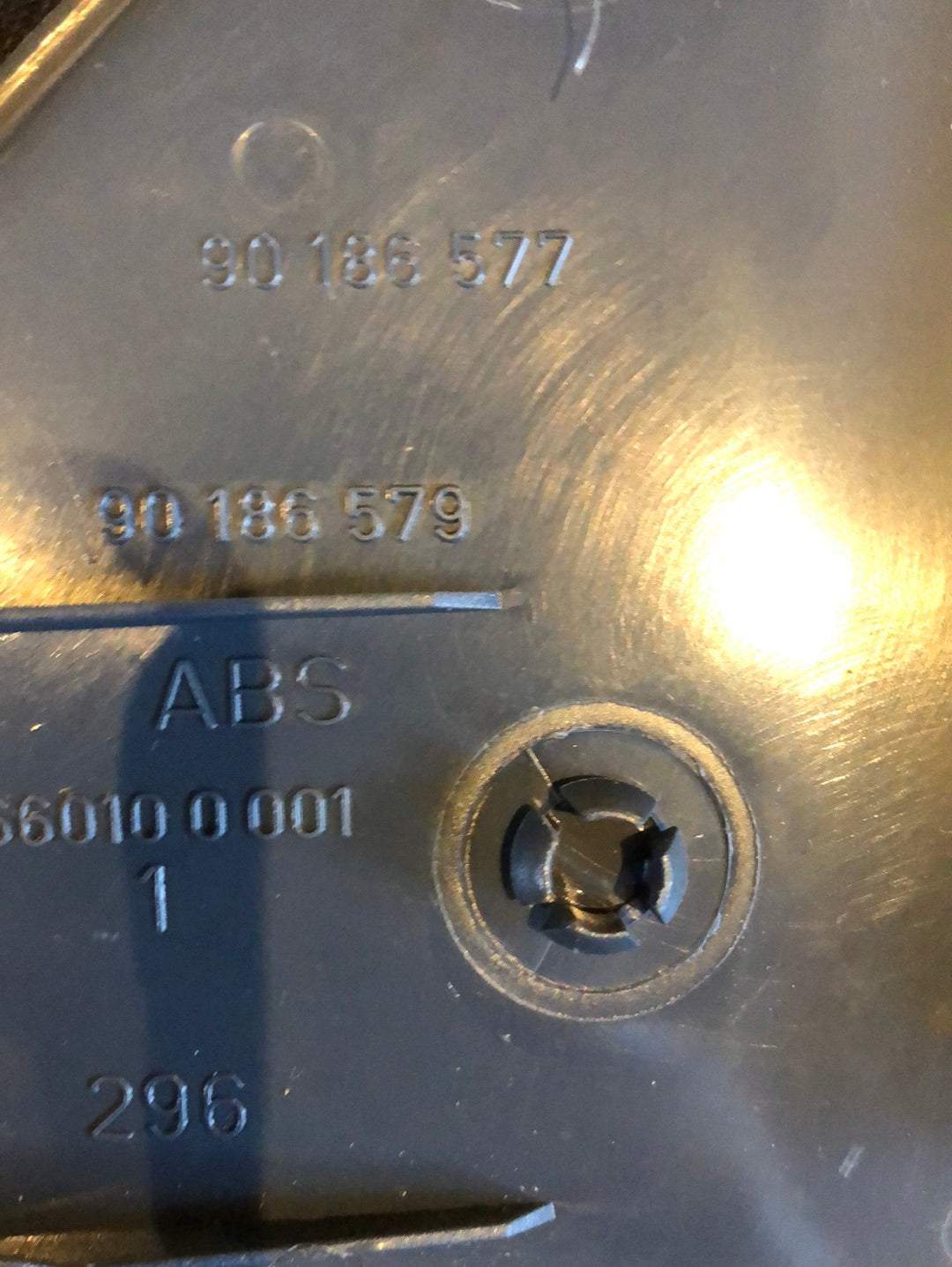 Original GM Opel Kadett E Einsatzecke Spiegeldreieck grau Neu