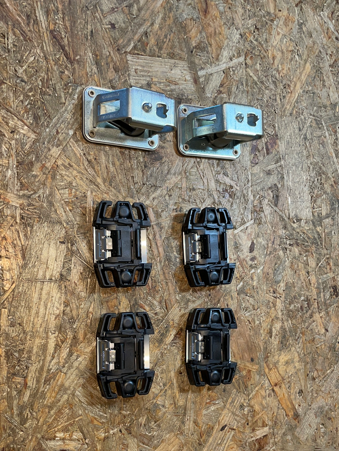 Original GM Opel Astra K Zafira C Trennnetzhalter Gepäcknetz Neu