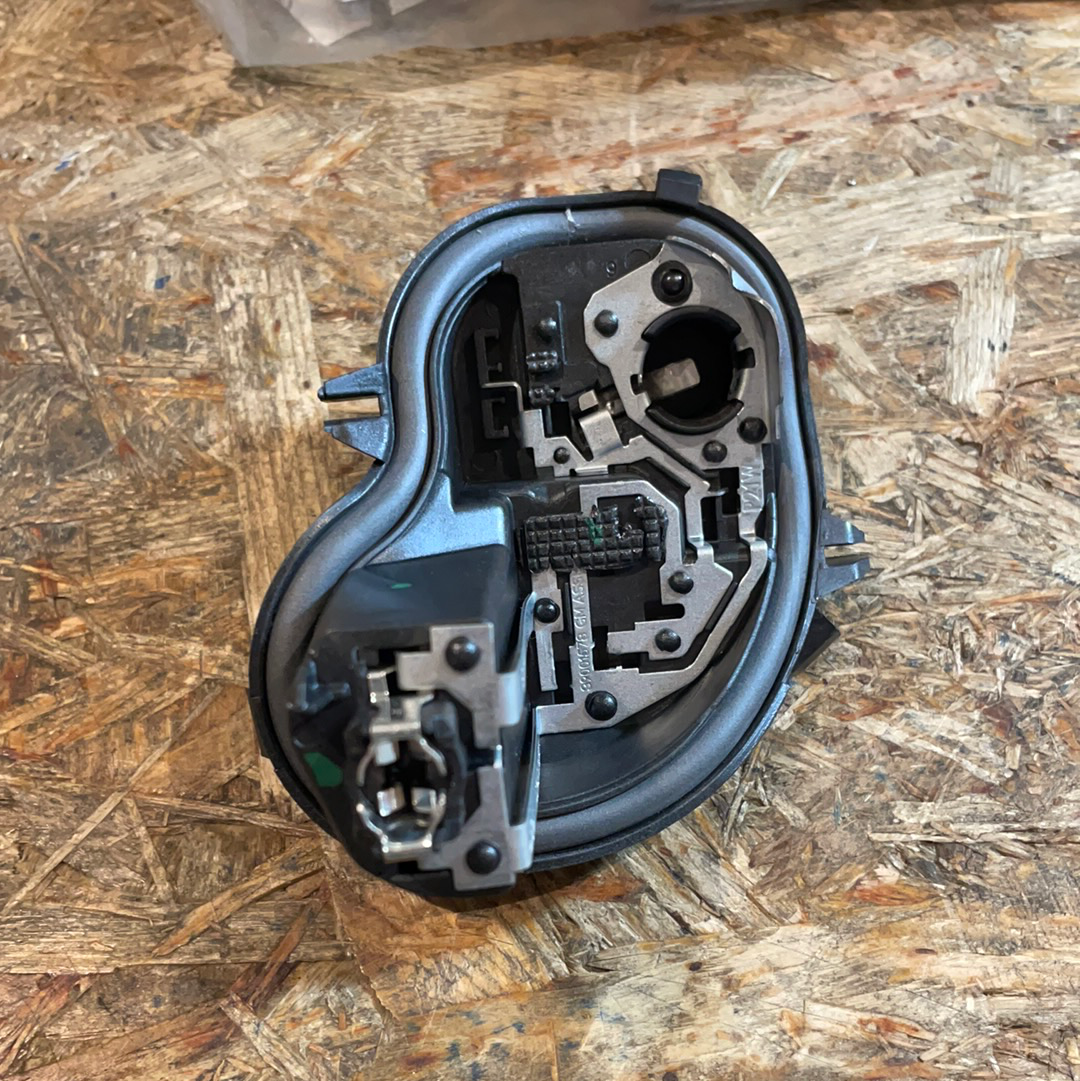 Original GM Opel Astra K Lampenträger hinten rechts Neu