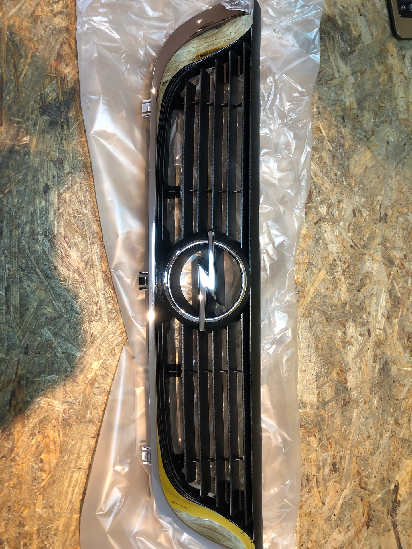 Original GM Opel Vectra B Grill Neu