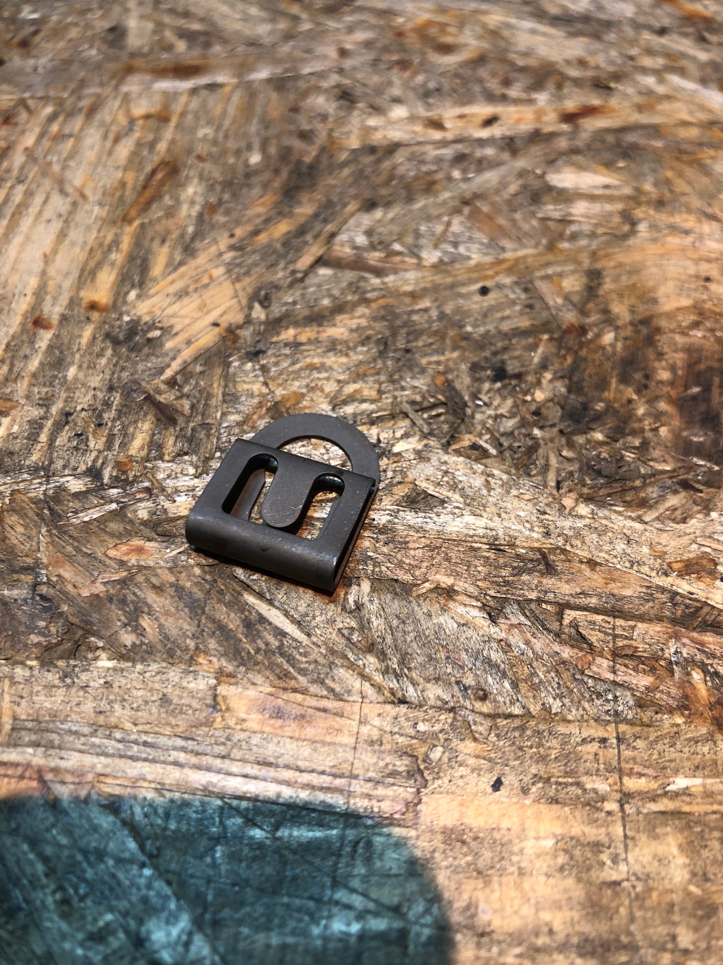 Original GM Opel Antara Befestigungsklammer Pedale Neu