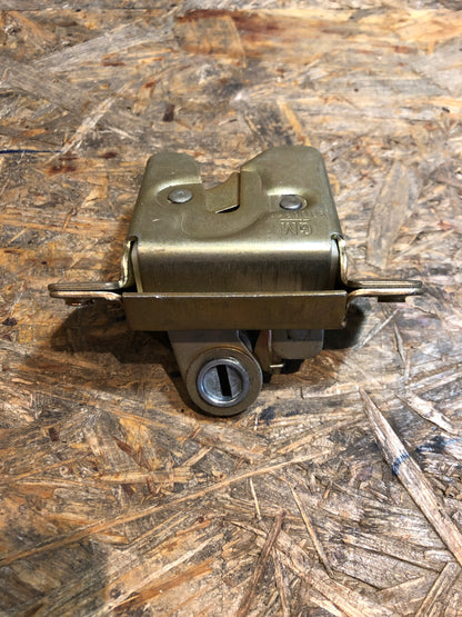 Original GM Opel Kadett D Kofferraumschloss Neu