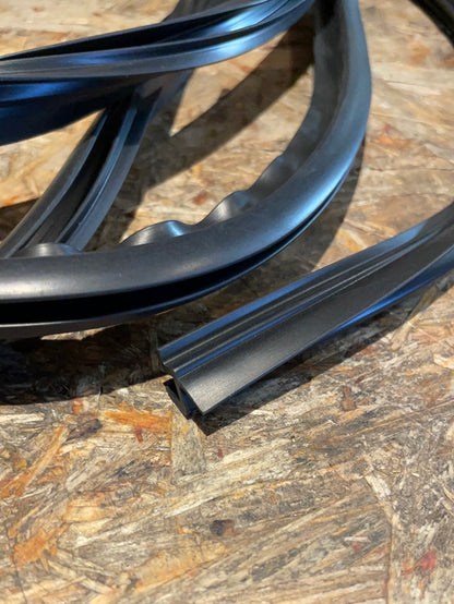 Original GM Chevrolet Aveo T250 Windschutzscheibenleiste Neu