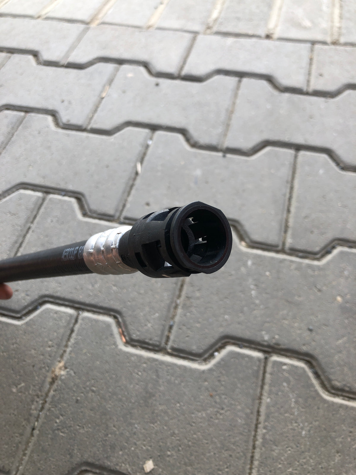 Original GM Opel Vivaro A 2,5L Rohr Hilfskraftlenkung an Behälter Neu