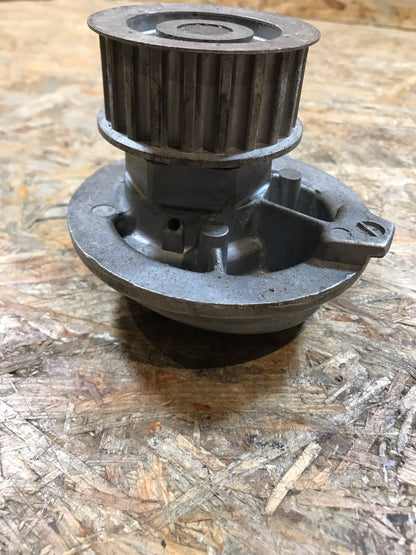 Original Opel Ascona C Kadett D, E 1.6 D Wasserpumpe NEU