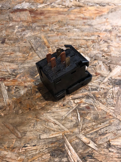 Original GM Opel Senator B Schalter Scheibenheizung Neu