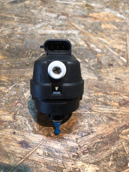 Original GM Opel Vivaro 2.5 DTI Leuchtweitenverstellung vorne rechts Neu