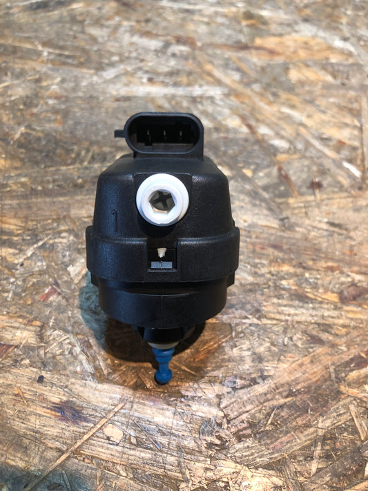 Original GM Opel Vivaro 2.5 DTI Leuchtweitenverstellung vorne rechts Neu