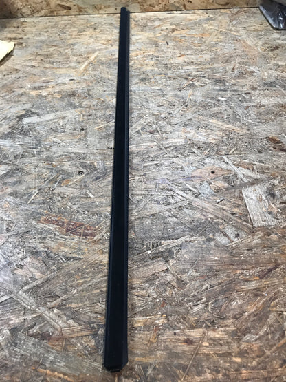 Original Opel Kadett E 3-Türig Gummiabdichtung Fensterschacht vorn NEU