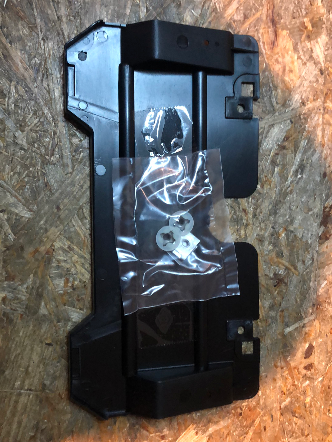 Original Renault Captur Nummernschildhalter vorne Mitte Neu