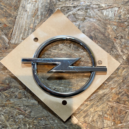 Original GM Opel Corsa B Emblem Heckträger Neu
