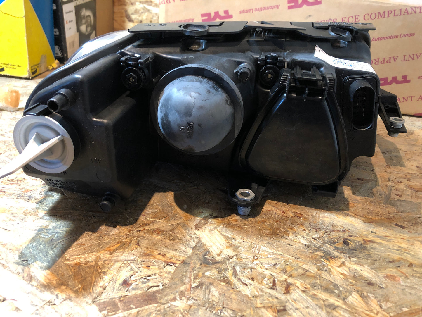 TYC VW Passat Scheinwerfer Links Neu