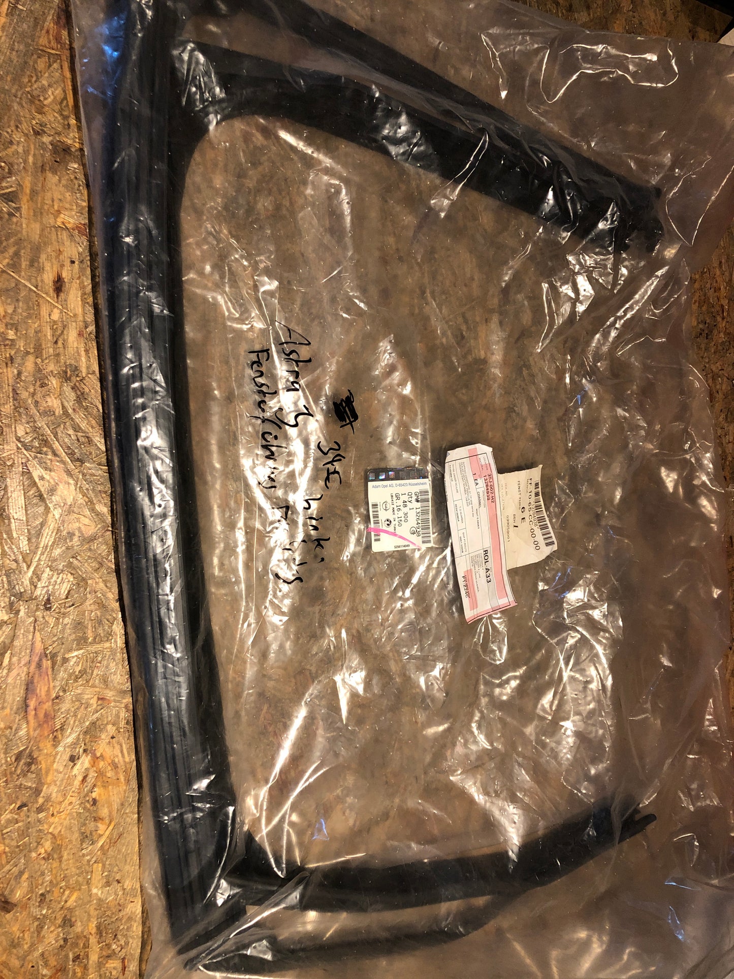 Original Opel Astra J Dichtung Fensterführung hinten rechts Neu