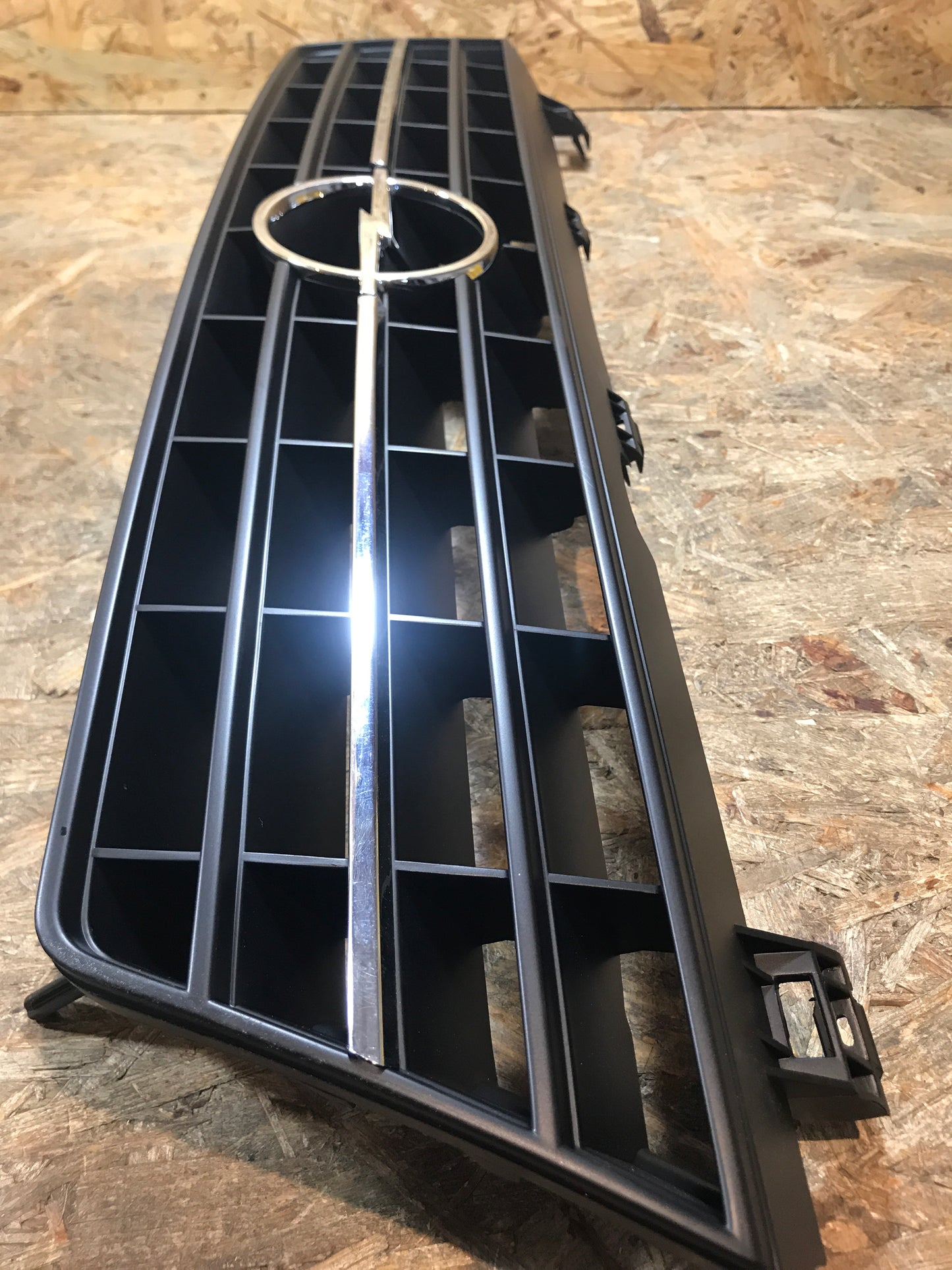 Original Opel Senator A2 Monza Frontgrill NEU