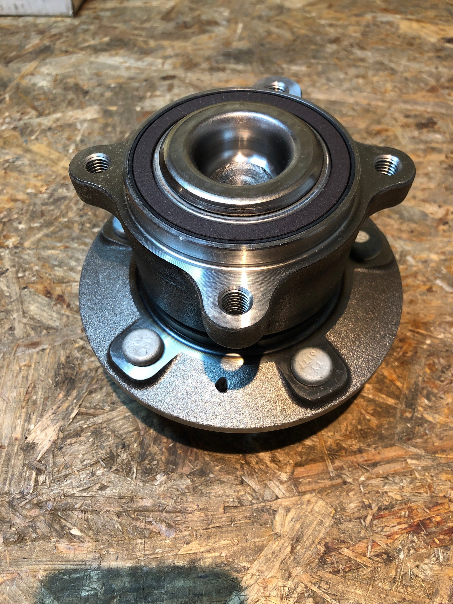 Original GM Opel Astra J Radnabe hinten rechts Neu