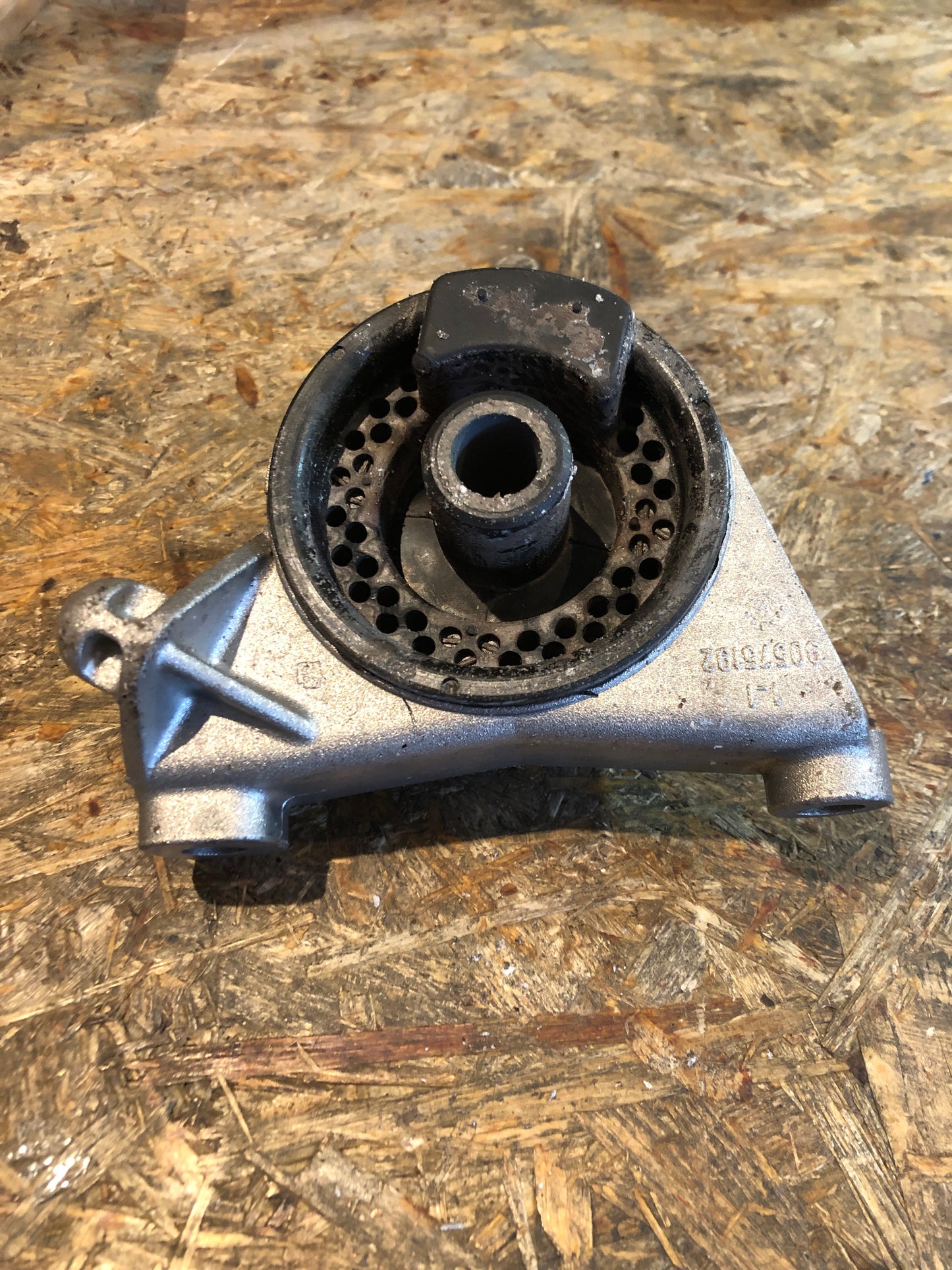 Original GM Opel Zafira A Motorlagerung Vorne Für Automatikgetriebe Neu