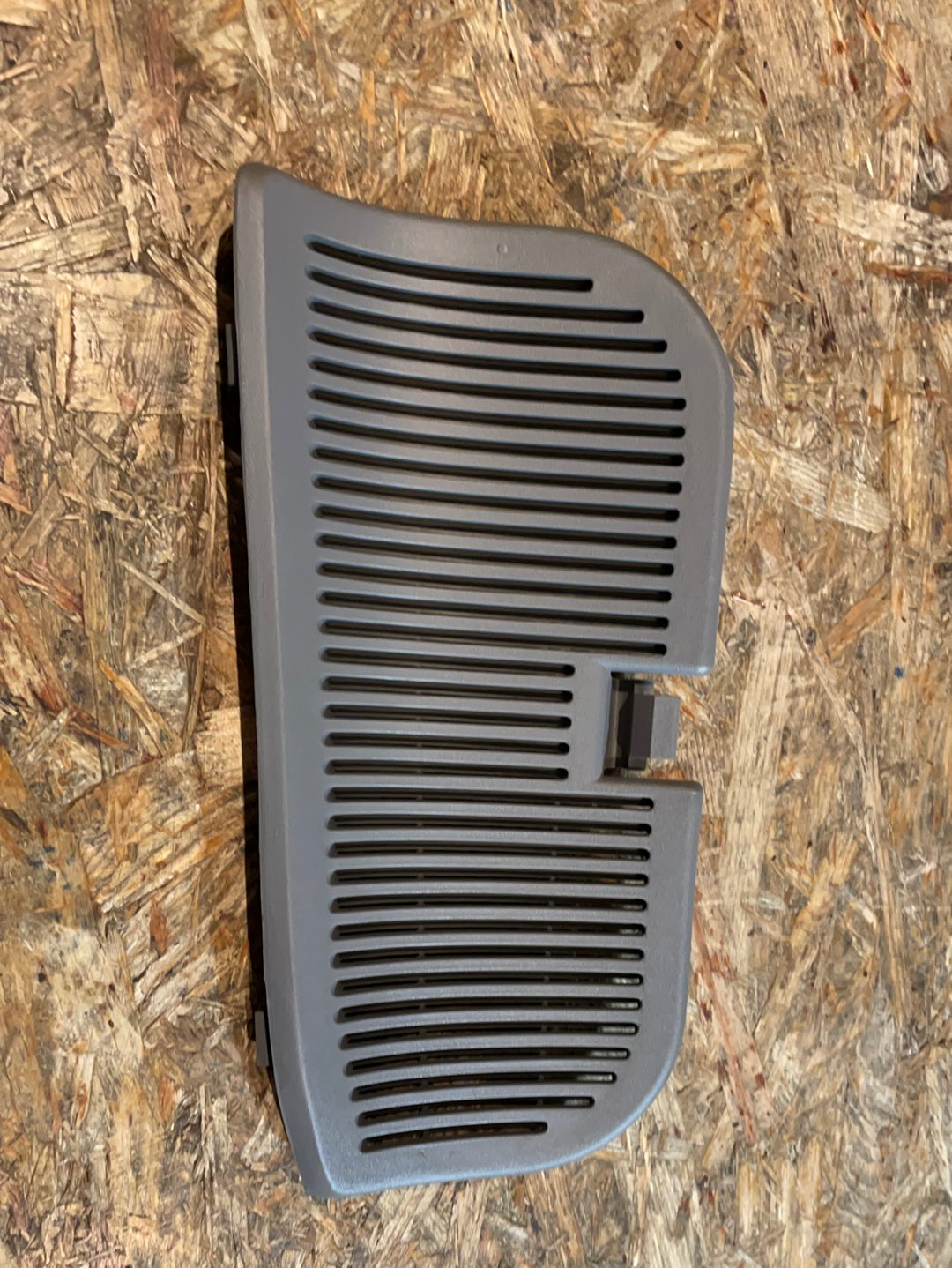 Original GM Opel Astra F Abdeckung Öffnung Heckleuchte rechts Neu