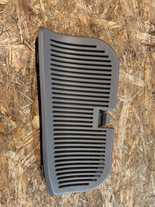 Original GM Opel Astra F Abdeckung Öffnung Heckleuchte rechts Neu