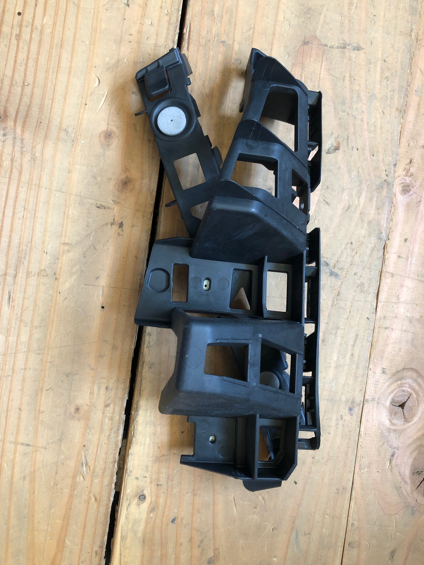 Original GM Opel Astra GTC Halter Führung Stoßstange hinten rechts Neu