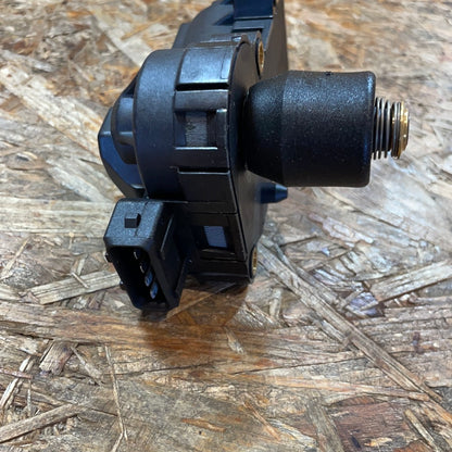 Original GM Opel Astra G Corsa B 1,2L Leerlaufregelventil Leerlaufregler Neu