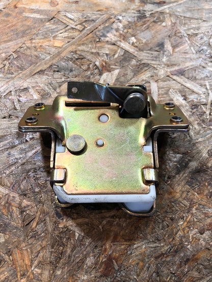 Original GM Opel Kadett D Heckklappenschloss Neu