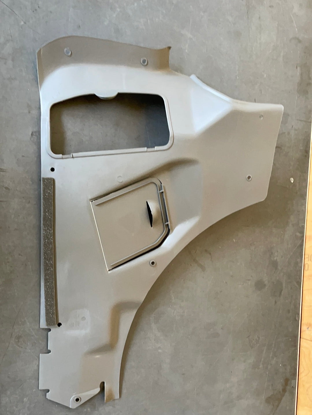 Original GM Opel Kadett E Verkleidung hinten links Neu