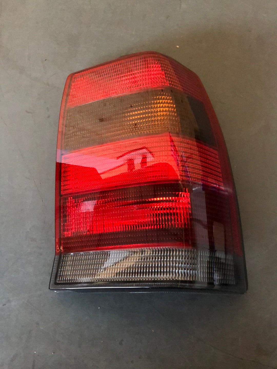 Original GM Opel Omega A Heckleuchte rechts Neu