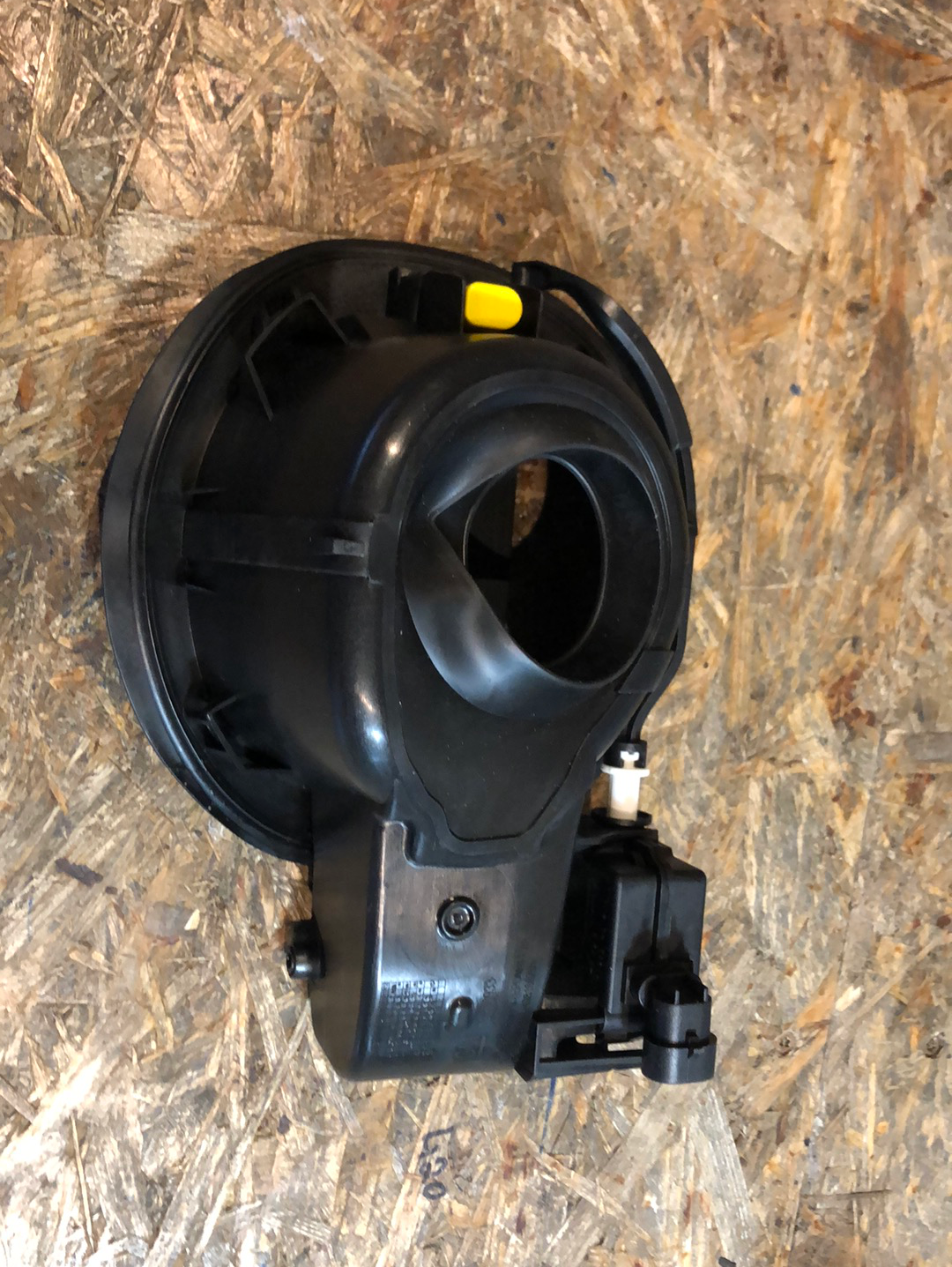 Original GM Opel Astra J Tankdeckel Tankklappe Neu