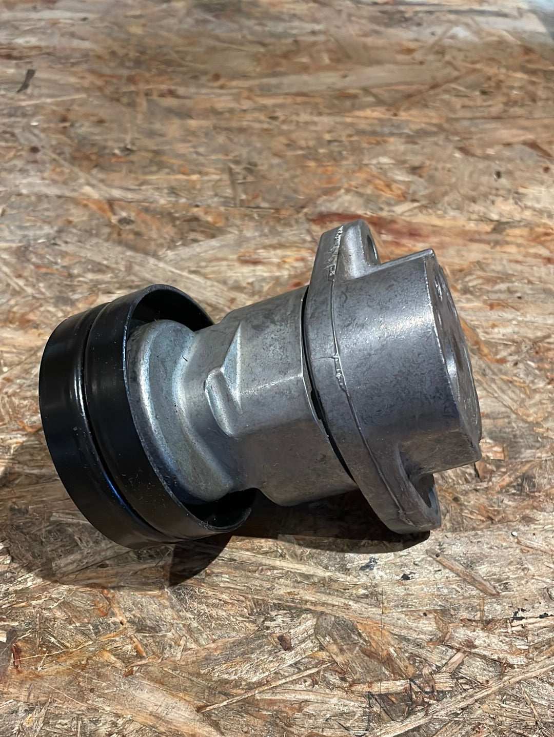 Original GM Opel Corsa B Omega B Caravan Vectra B Caravan Vectra B CC Zafira B Spannrolle Keilrippenriemen Neu