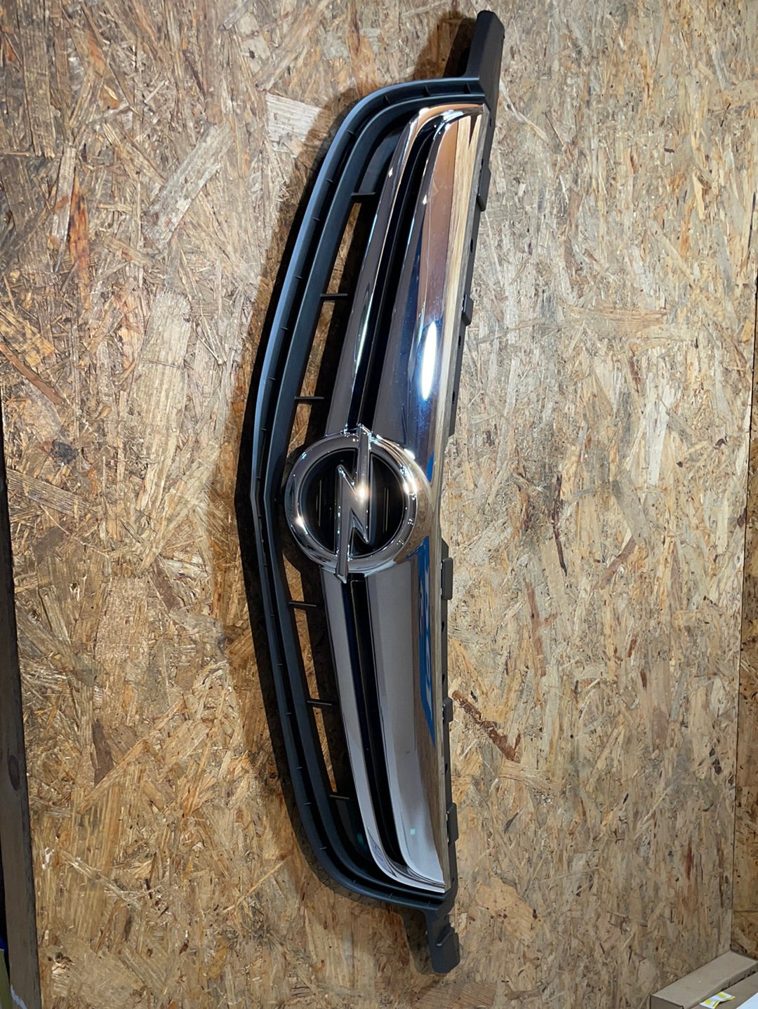 Original GM Opel Ampera Kühlergrill Neu