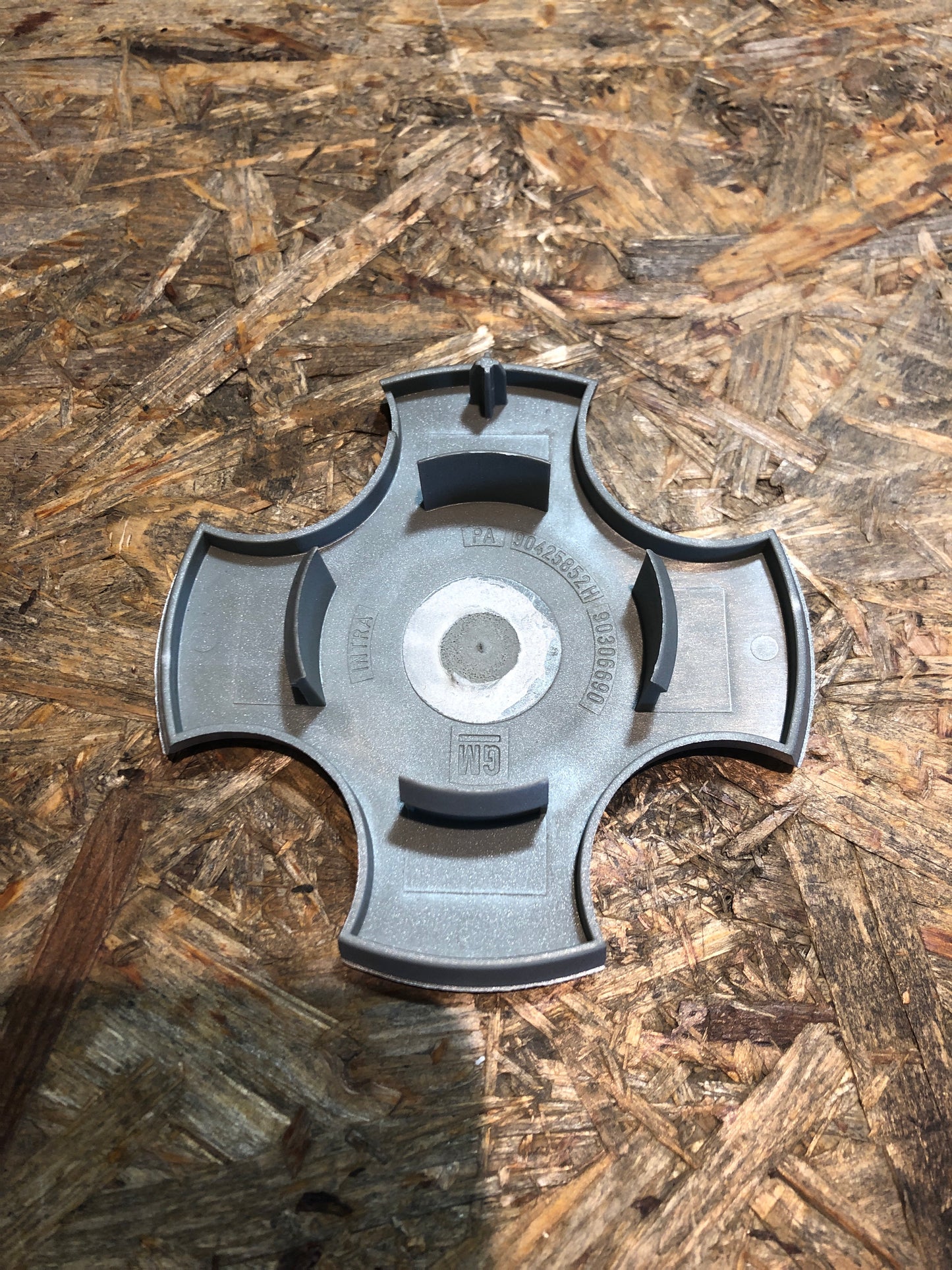 Original GM Opel Kadett E Nabendeckel Neu