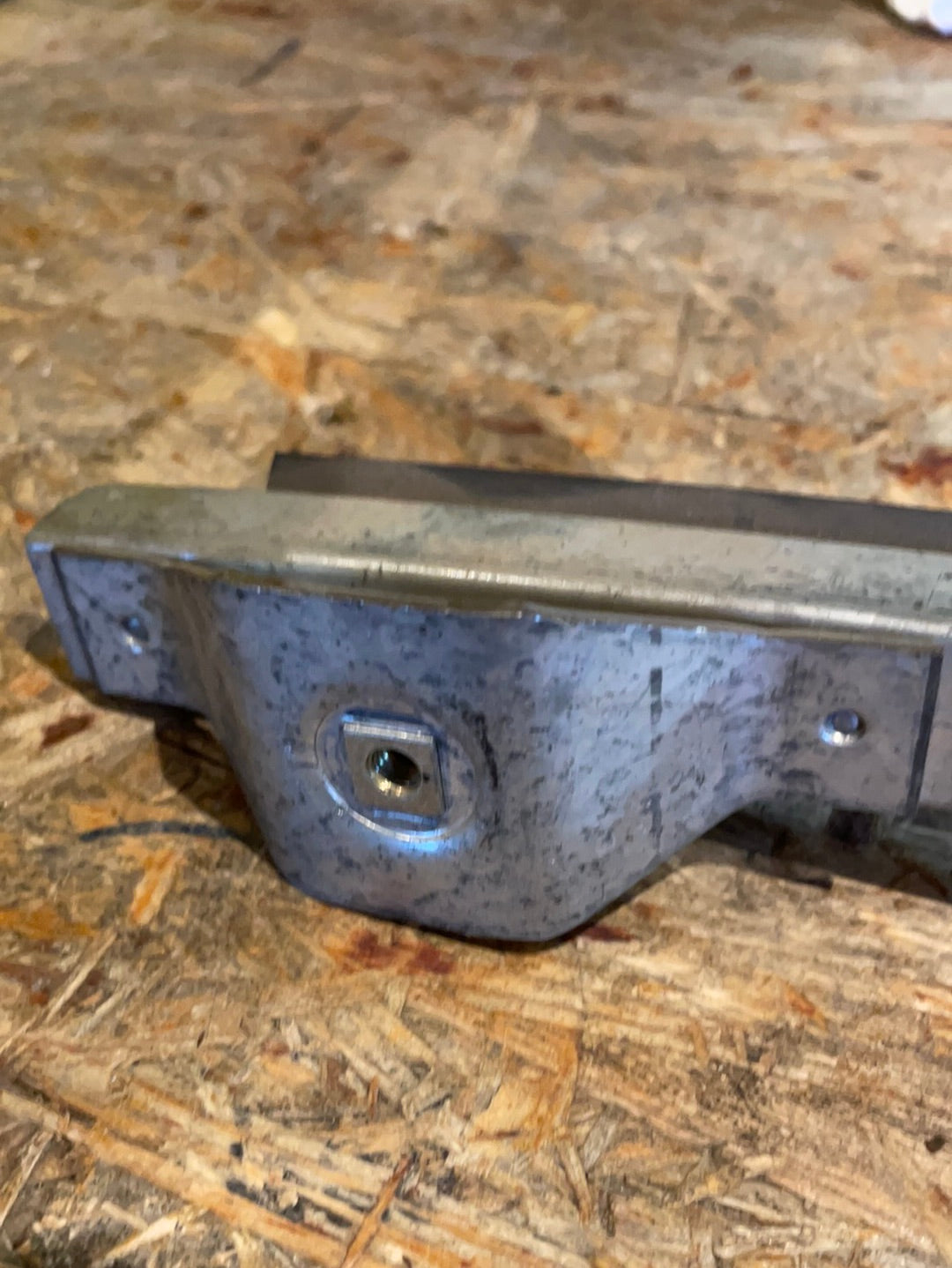 Original GM Opel Kadett E Führungsschiene Fensterführung hinten Neu