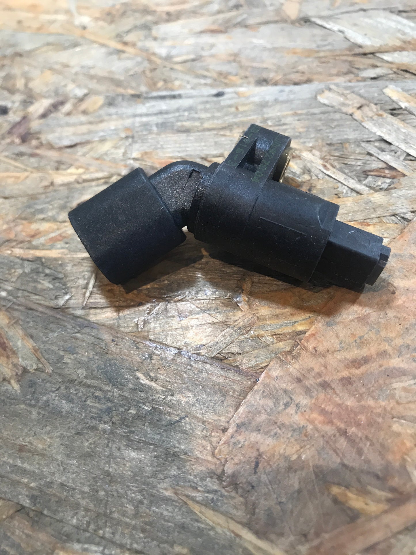 VW Bora Golf Lupo Passat Roco  /  Audi  /  Seat  / skoda ABS-Sensor vorne rechts NEU