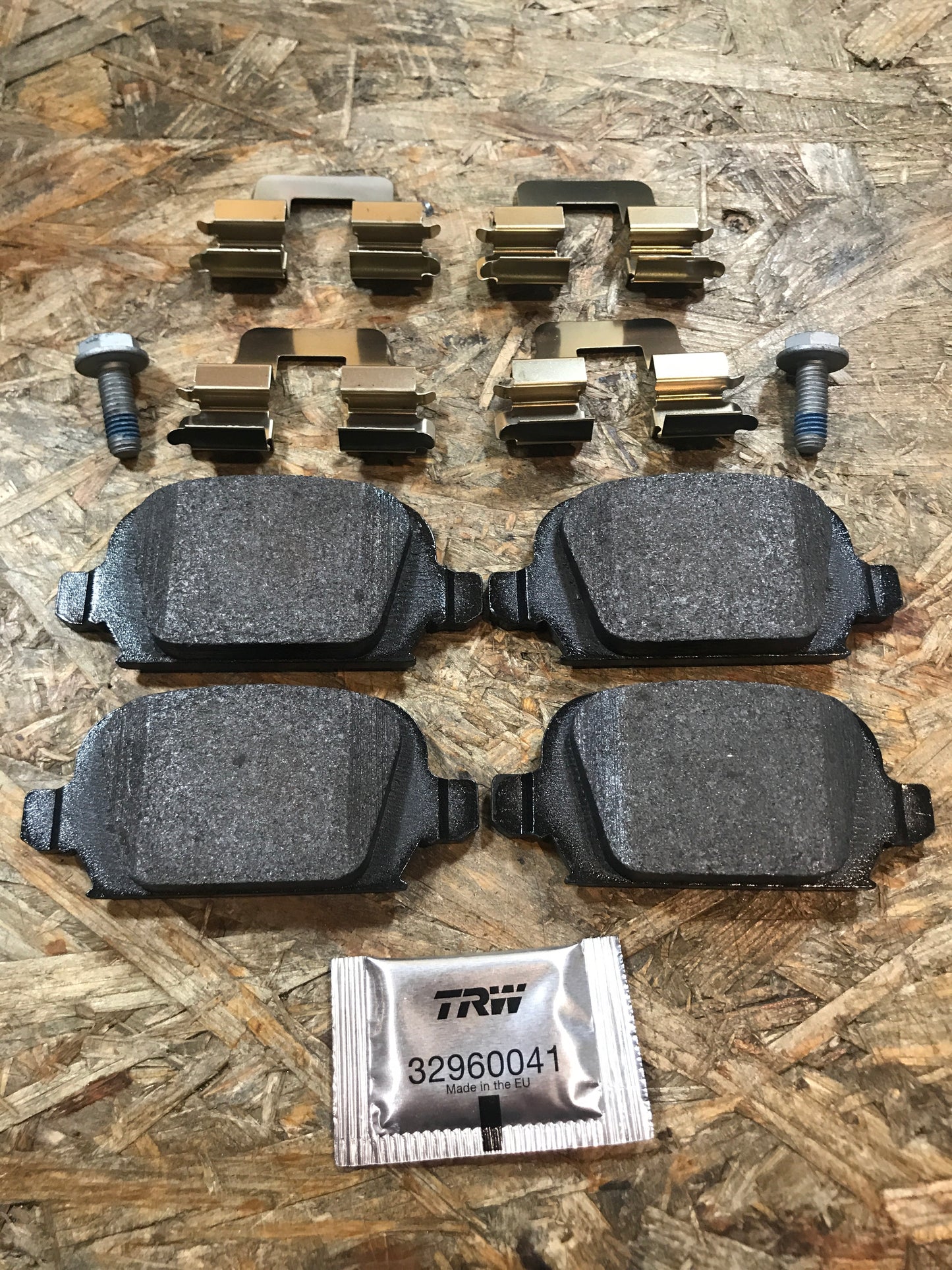 Original Opel Corsa C Tigra B 1.4 , 1.8 Tigra Roadster bis bj. 06 Bremsbeläge Satz hinten NEU