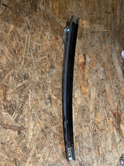 Original GM Opel Kadett E Führungsschiene Fensterführung hinten Neu