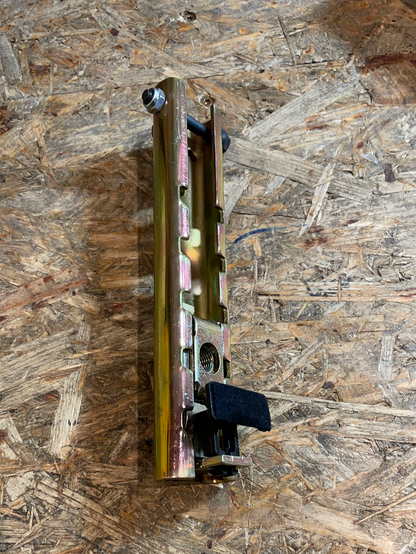 Original GM Opel Omega A Höheneinstellung Sitzgürtel vorne Neu