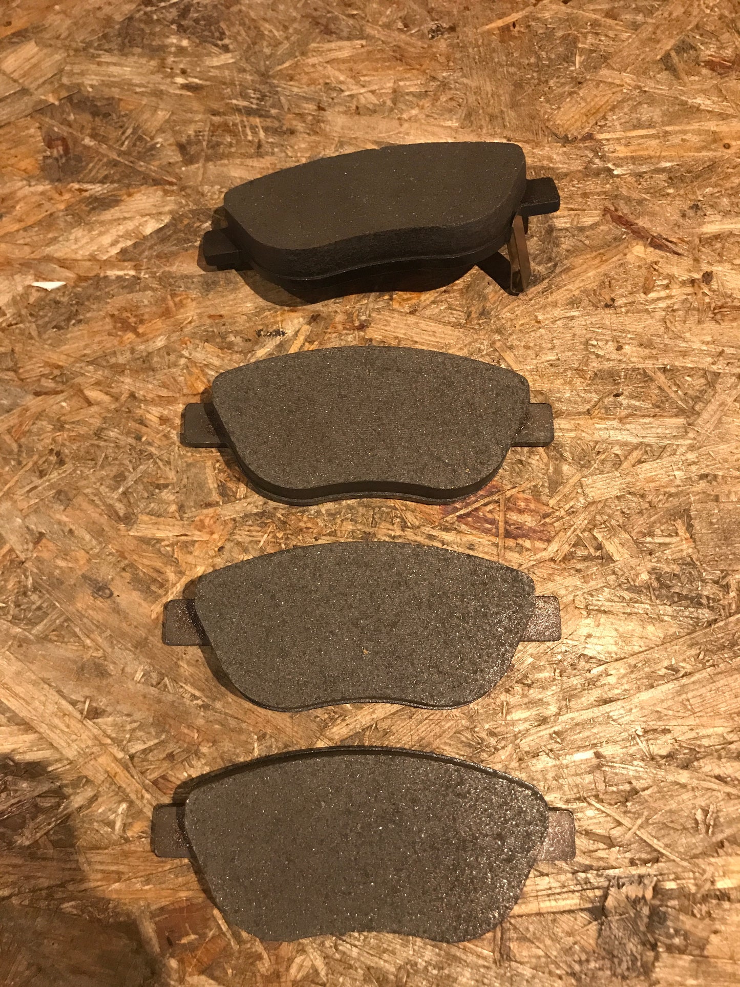 Original Opel Corsa D 3+5 Türig Z13DTH Bremsbeläge Satz vorne NEU