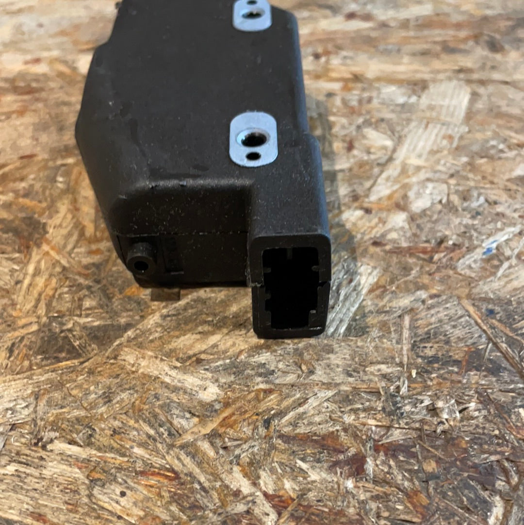 Original GM Opel Vectra B Stellmotor Tankklappe Neu