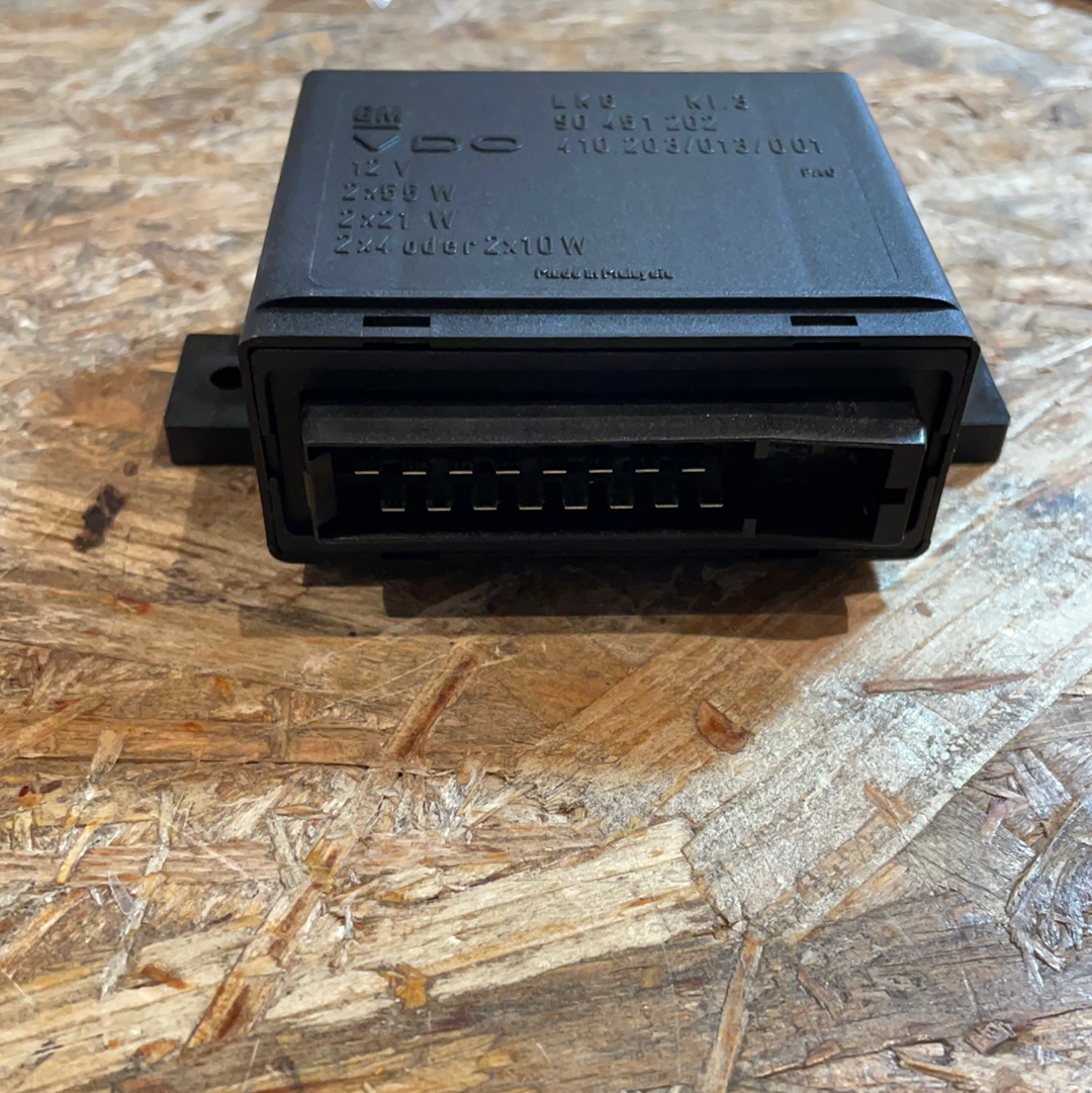 Original GM Opel Kadett E Steuergerät Glühlampenkontrolle Neu