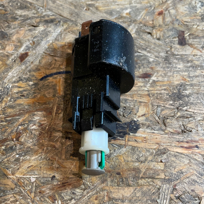 Original GM Opel Tigra B Bremslichtschalter Neu