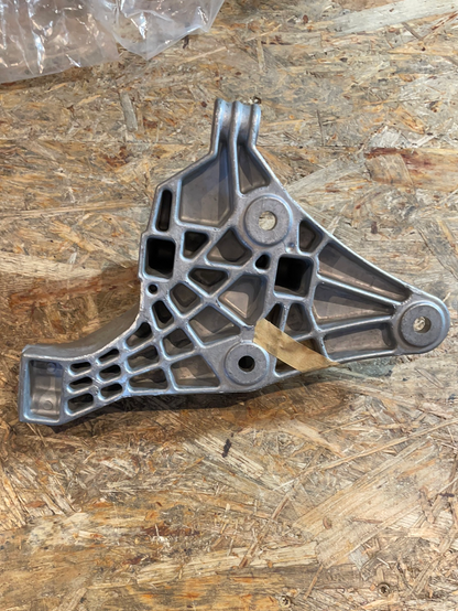 Original GM Opel Astra F Motorhalterung vorne rechts Neu