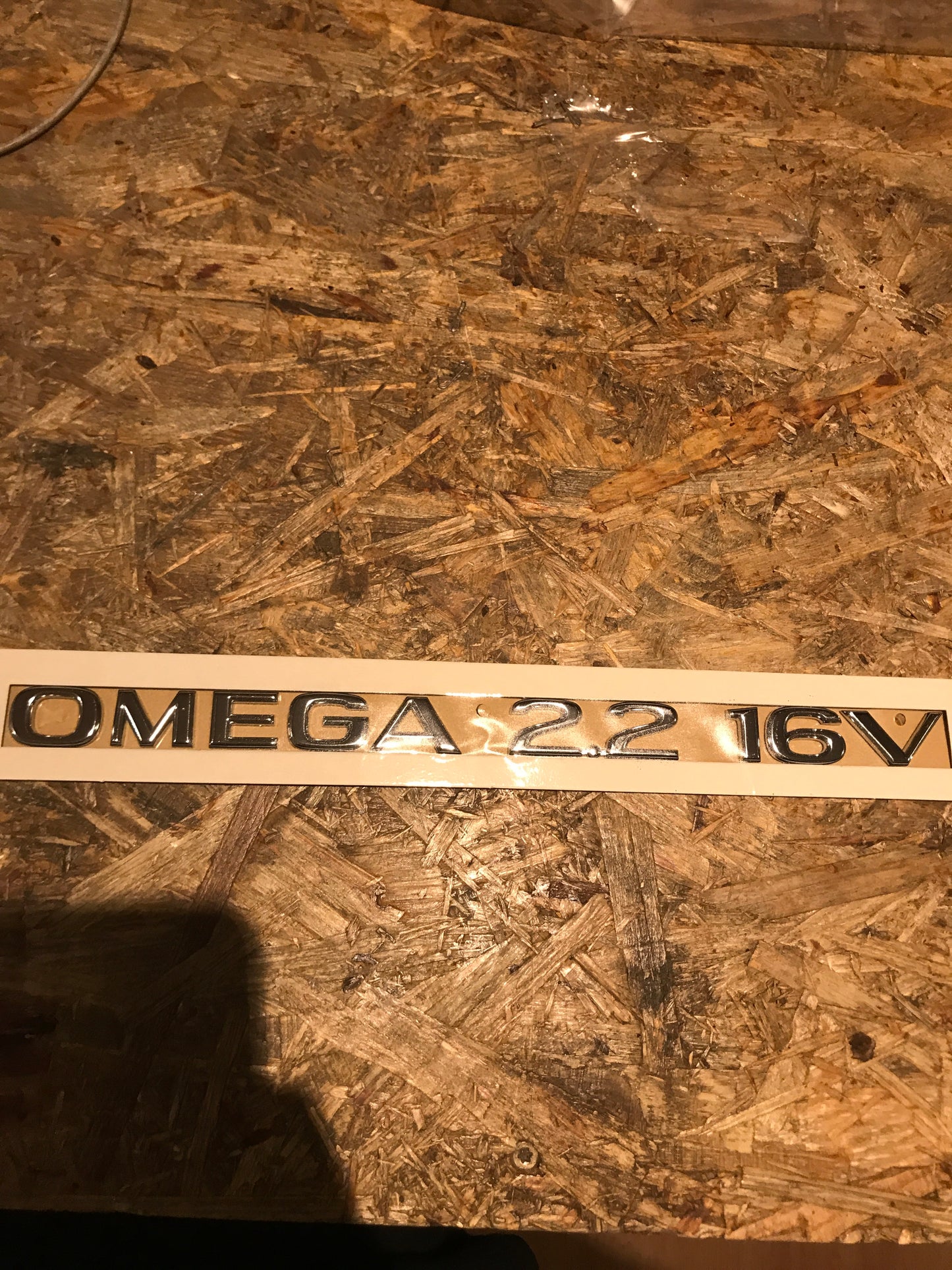 Original Omega B 2,2 16V Schriftzug Karosserie hinten NEU