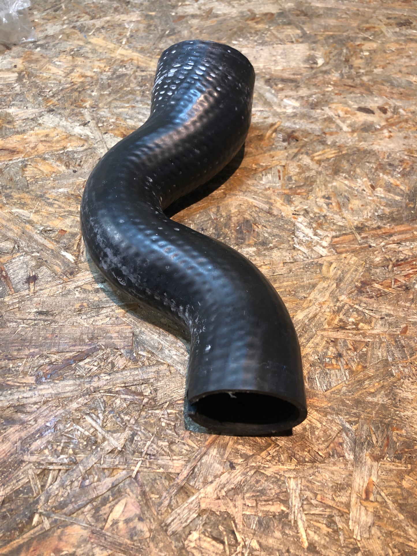 Original GM Opel Astra J Ladeluftschlauch Neu