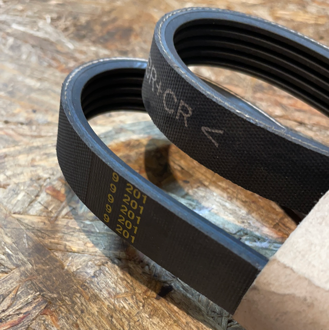 Original GM Opel Kadett E Vectra A Keilriemen Neu