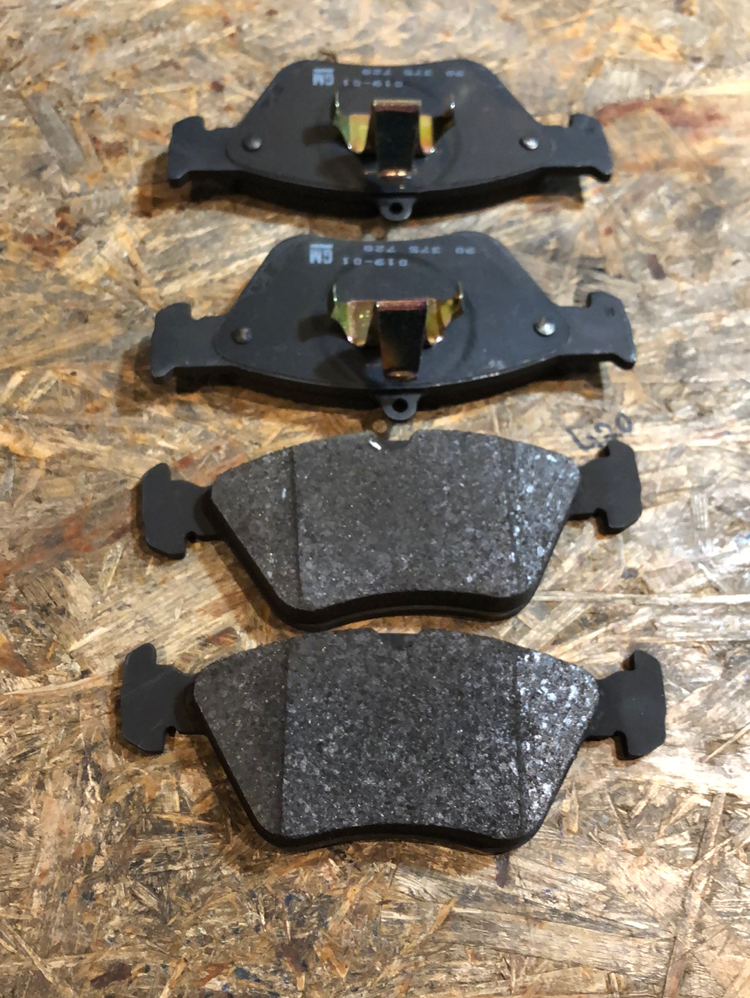 Original GM Saab 900 Opel Calibra Cavalier Bremsbelagsatz Neu