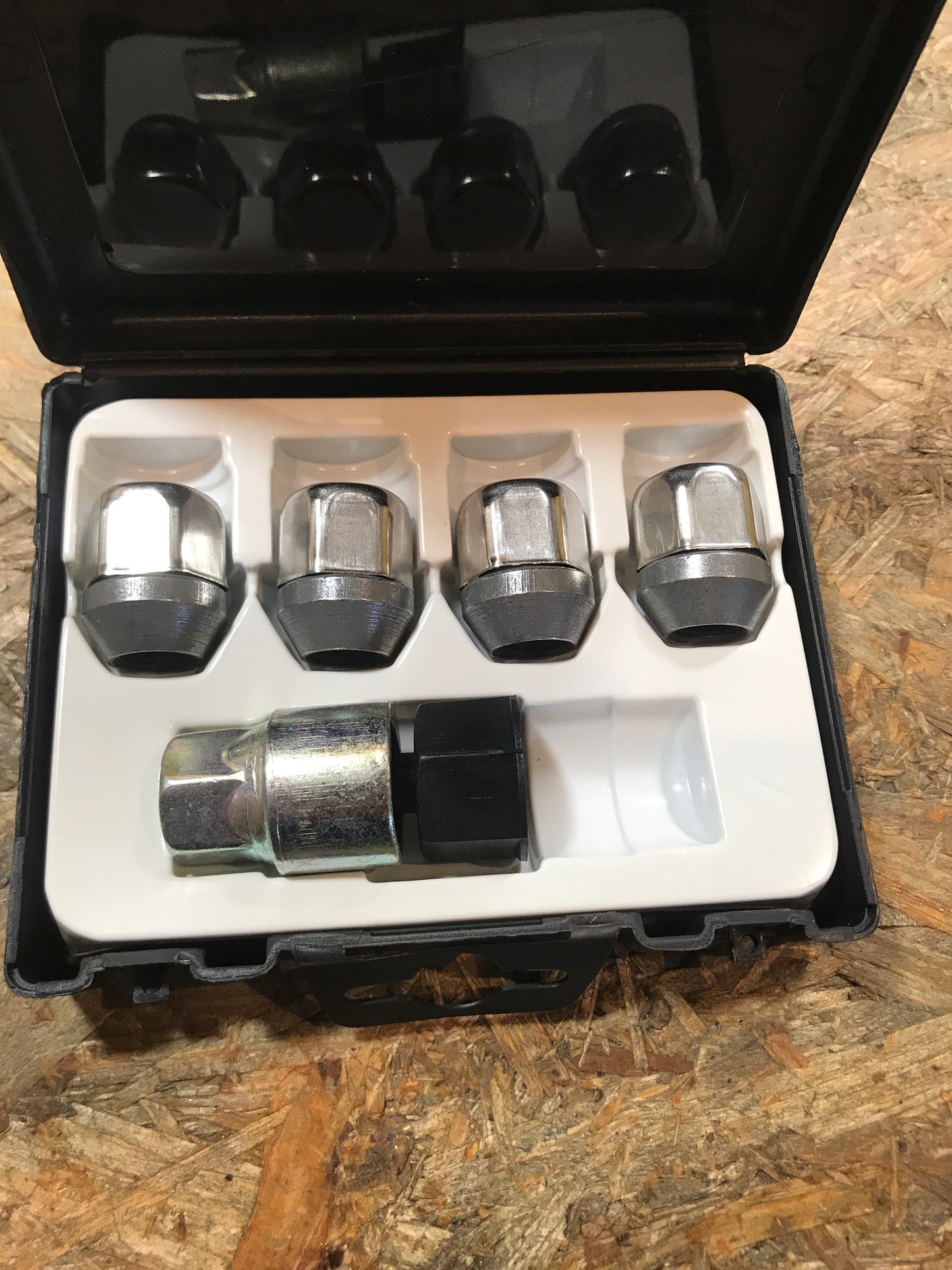 Original Chevrolet Aveo Lacetti Kalos Captiva Radmutter -Satz NEU