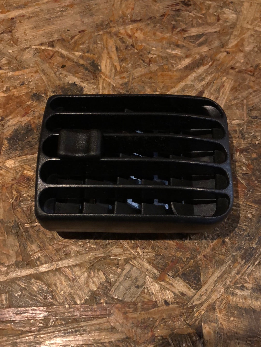 Original GM Opel Omega A Einsatz Luftdüse mitte Schwarz Neu