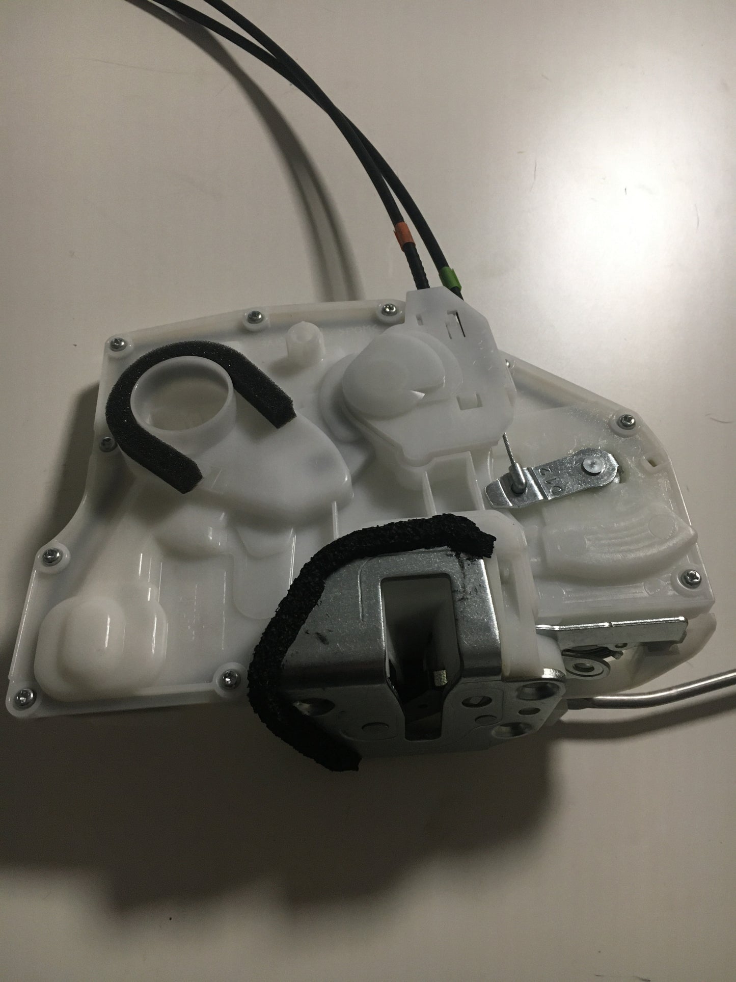 Original Agila B Schliessteil Vordertür NEU