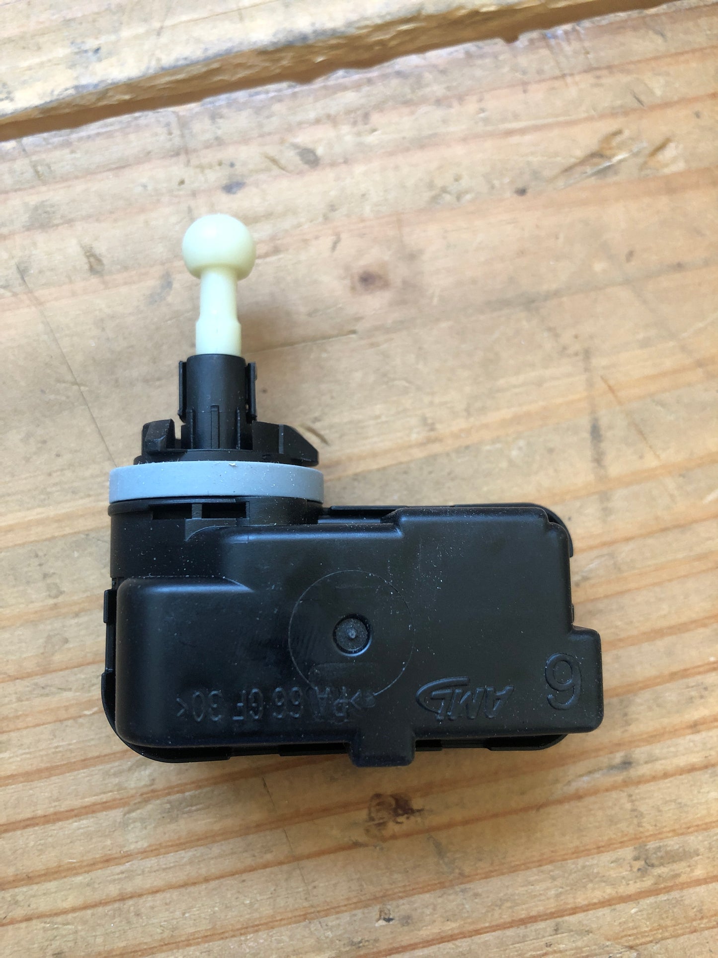 Original GM Opel Astra J Insignia Stellmotor Leuchtweitenregulierung Neu
