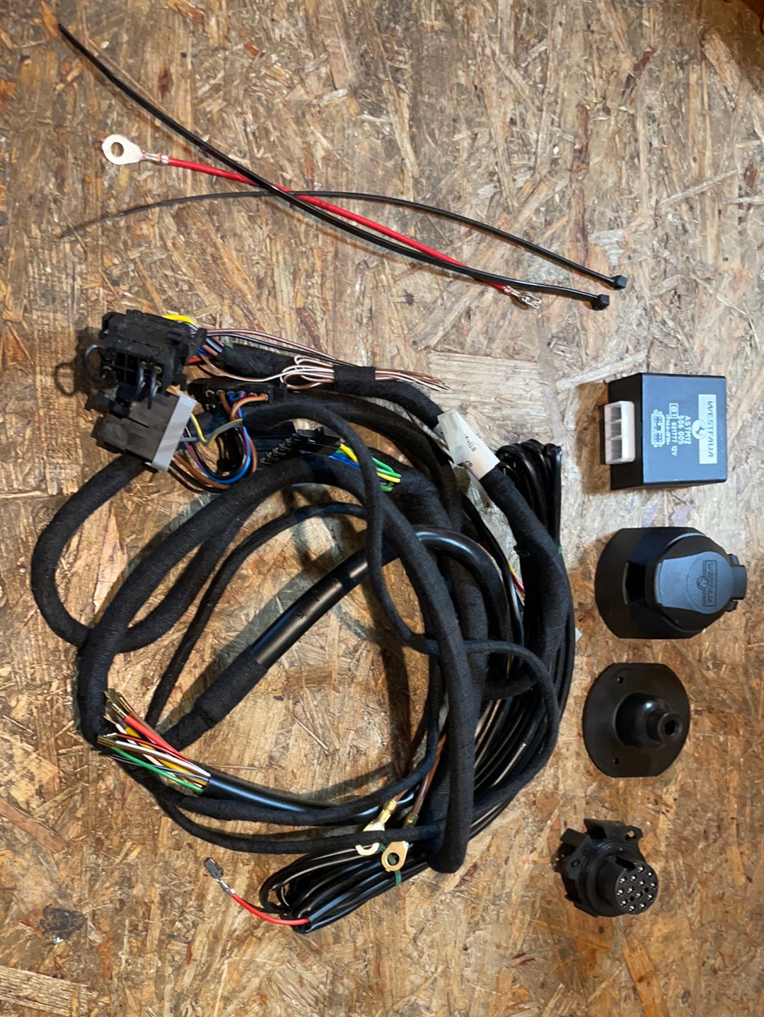 Original GM Opel Omega B Caravan E-Satz 12V Anhängerkupplung Neu